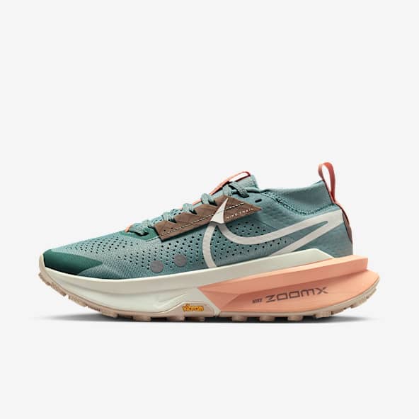 Trail Shoes. Nike CA